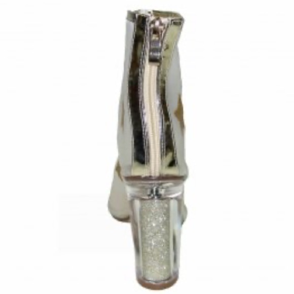 Heels - Picture 6 of 6